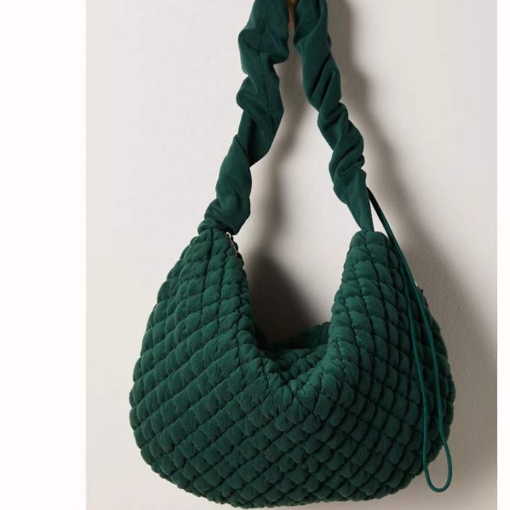 NWT Free People Pucker Up Fleece Carryall - Picture 5 of 8
